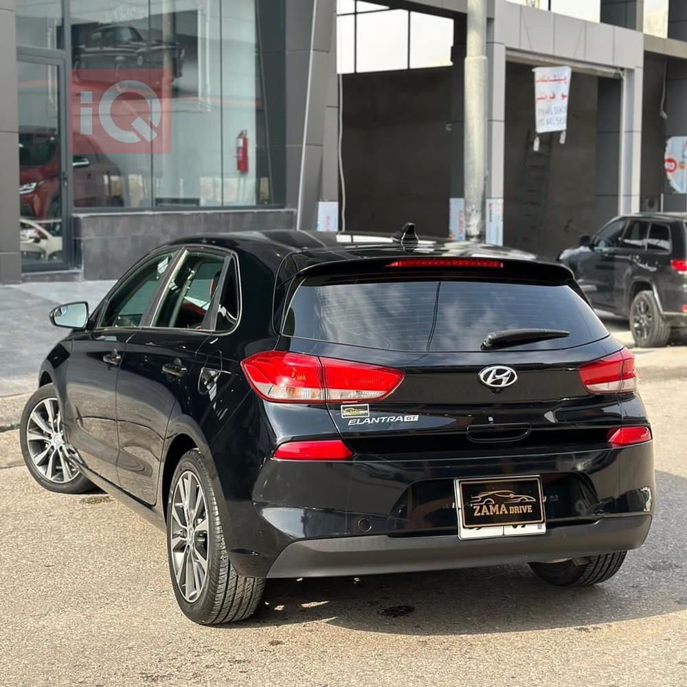 هیوندای ئەلەنترا